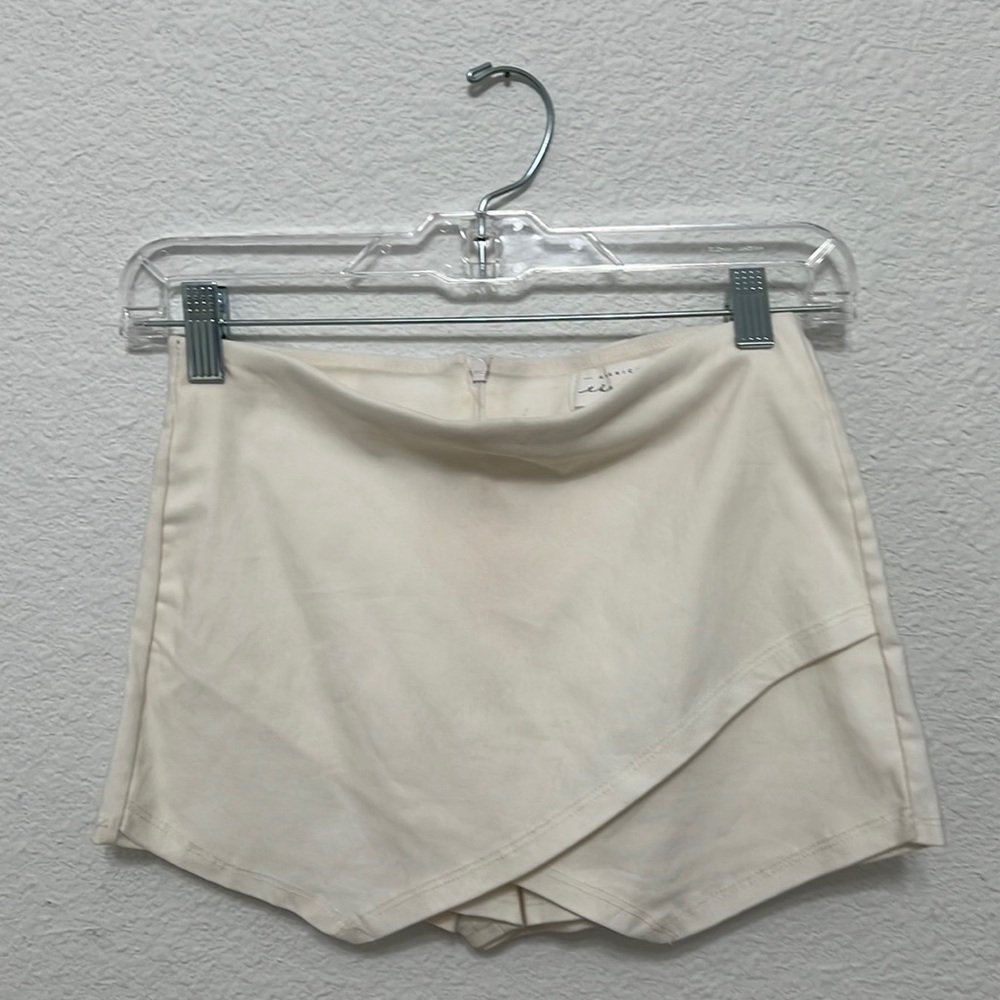 American Threads: White Skort